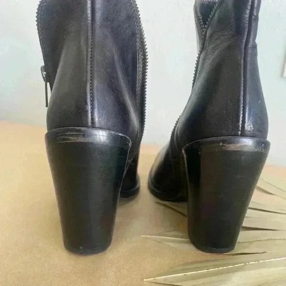Jeffrey Campbell Side Zip Booties Size 36 - Picture 10 of 15